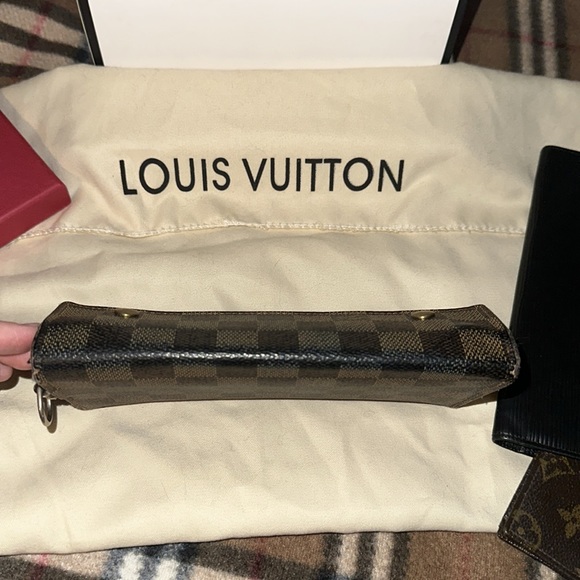 Trade? LV Authentic Damier Ebene double snap wallet wristlet😍 - Picture 9 of 11